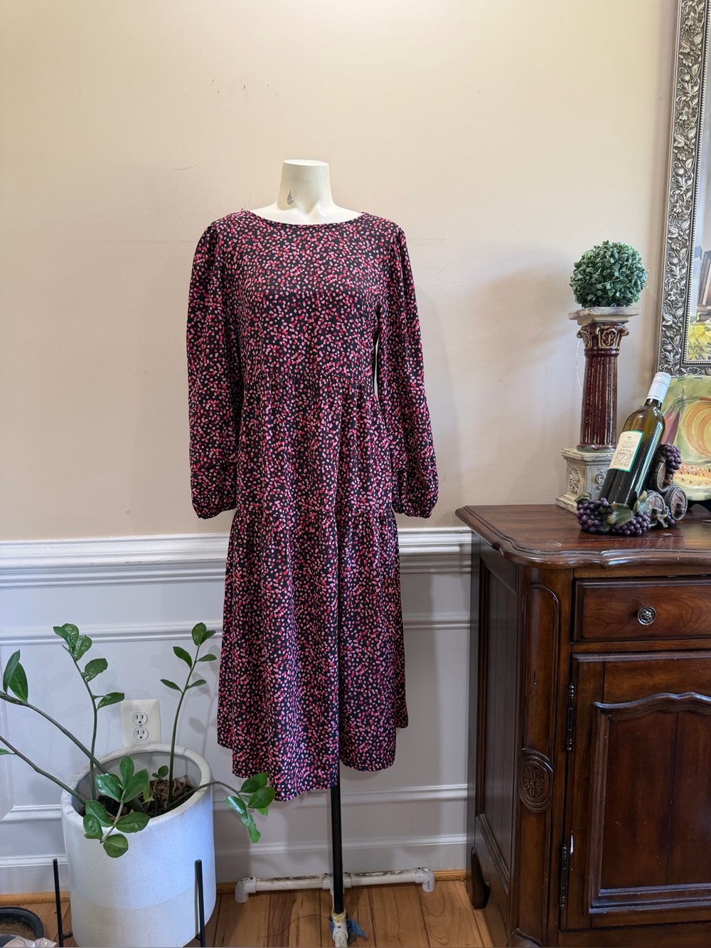 Rae Dots Midi Dress in Black and Pink
